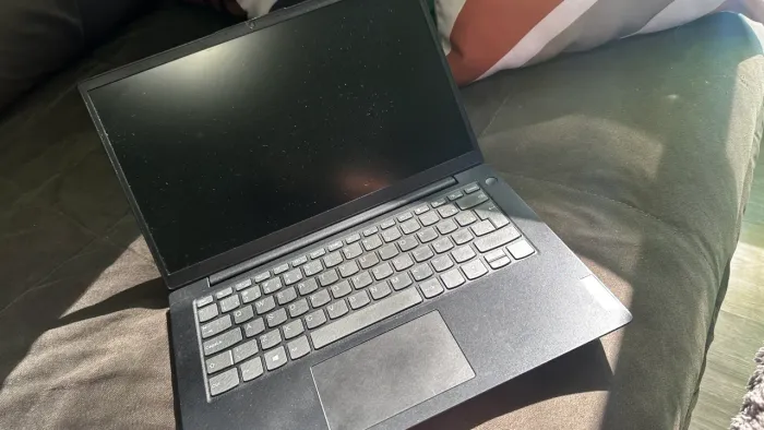 Notebook Lenovo V14