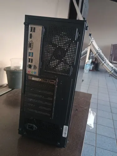 Pc gamer semi novo
