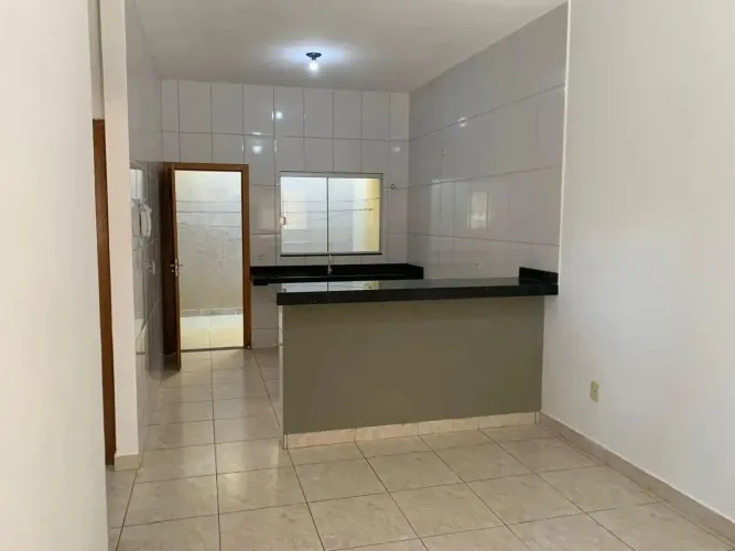 Casa de 2 Qtos e 2 Banheiros Itaípu 250 Mil