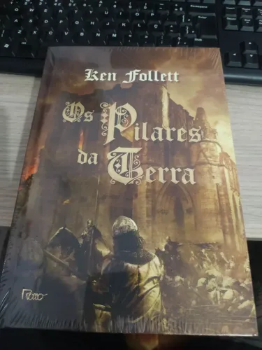 Livro os pilares da terra de Ken Follett capa dura novo na embalagem