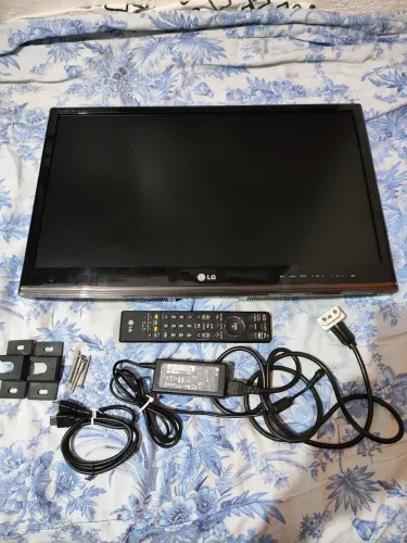 TV LG monitor 24 LED Full HD M2450D *Com defeito*
