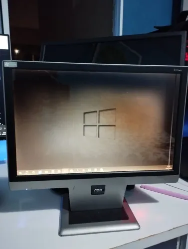 Monitor Aoc 511vwb 15.4 Polegadas tela riscada
