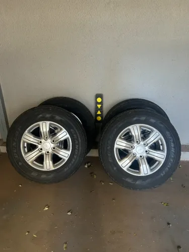 Rodas Ranger XLT 2022 aro 17 originais com pneu