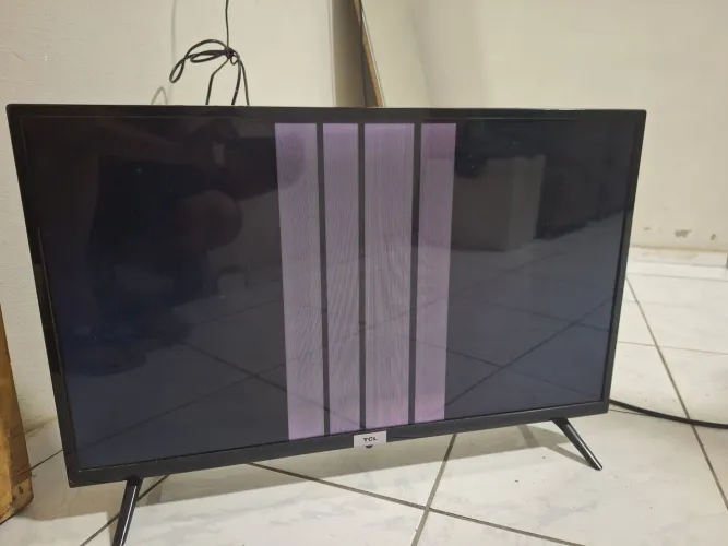 TV TCL 32 SMART - COM DEFEITO 