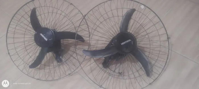 Vendo dois ventiladores de parede 