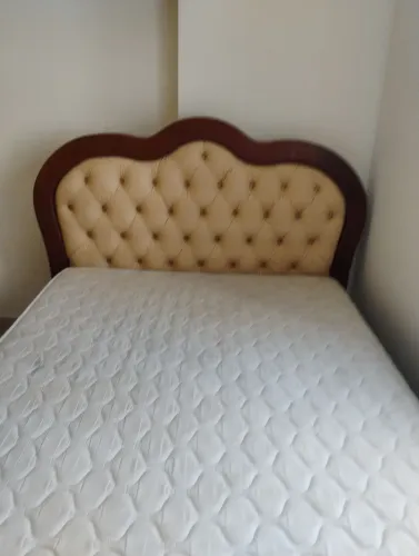 Linda cama casal com colchão 