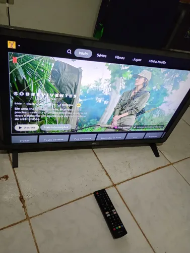 Vendo TV LG 32 polegadas, Smart.