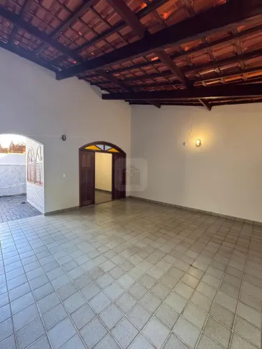 EXCELENTE CASA AMPLA BAIRRO BOSQUE EM ARAGUARI