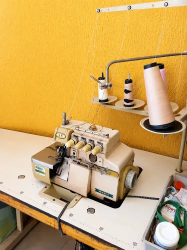 Máquina Overlock Industrial Sun Special SS-8803P ? R$ 1.200