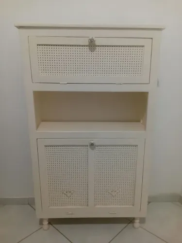 Móvel Antigo em Madeira - Versátil para Decoração e Restauração!!!
