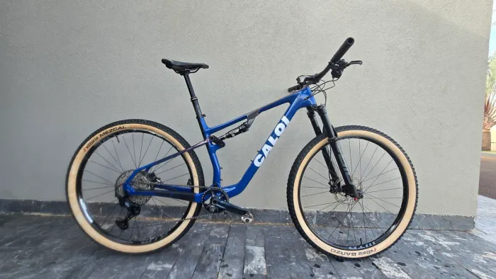 Bicicleta Caloi Elite Carbon Fs Sport 2025 Cor Azu ARO29. TAM 19l