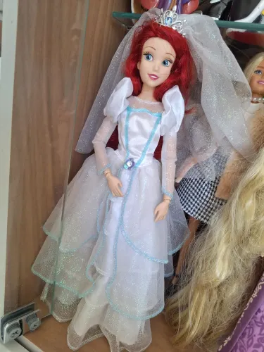 Boneca Ariel noiva Disney Stories 