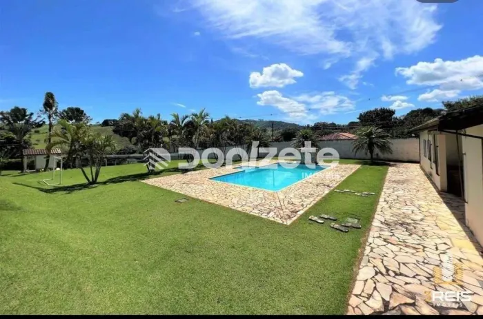 Chácara Residencial à Venda em Lavras de Baixo (Socorro/SP) 3 Quartos, Piscina e Varanda