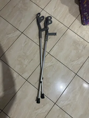 KIT ORTOPÉDICO (Muletas / botas / kit Aquiles)