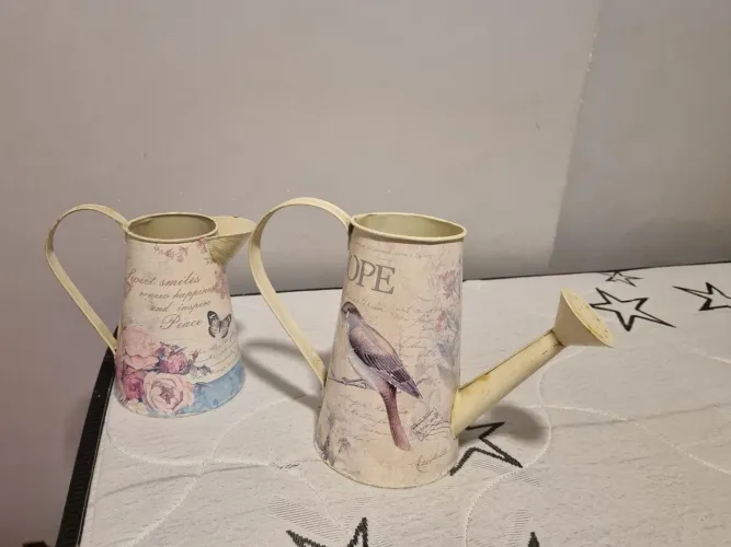 Vaso em alumínio decoração antiga
