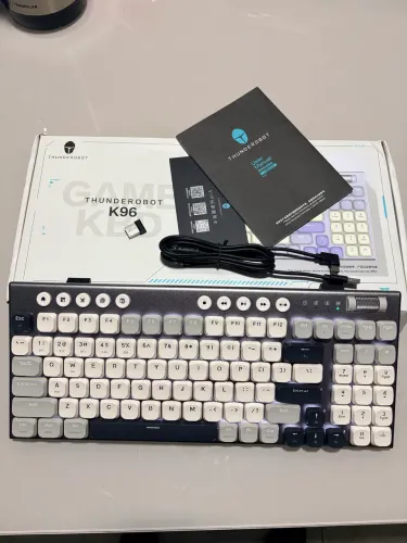 Teclado sem fio Thunderbot k96 (novo)