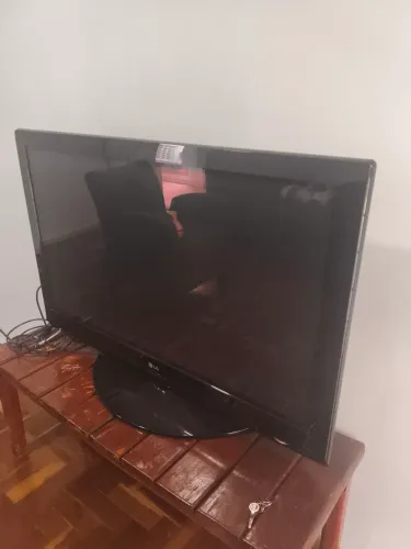 TV LG 42" - não é smartTV