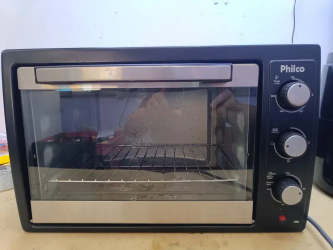 Vende-se um forno elétrico 38 litros Philco funcionando perfeitamente