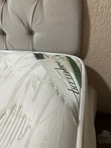 Vendo cama box com colchão