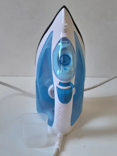 Ferro de passar roupa a vapor Britânia