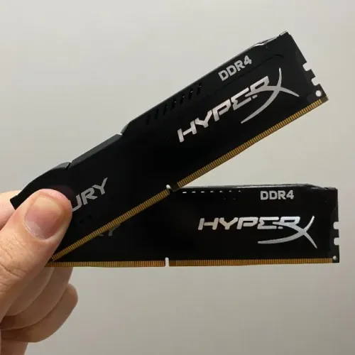 Kit Memoria Desktop 8GB DDR4 2400MHz Kingston Hyperx Fury Preta HX424C15FB/4 ( 2 X 4GB )
