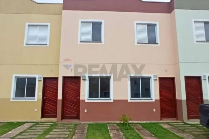 Aconchegante Casa em Condomínio com Lazer Completo