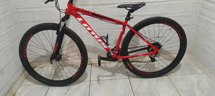 Bike de trilha aro 29. 3 meses de uso estou vendendo porque estou me mudando