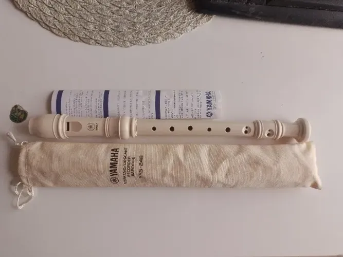 Flauta Doce Yamaha Soprano/Descant Recorder baroque YRS-24B