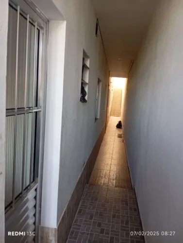 Aluga - se Casa de 2 cômodos e banheiro em Itapevi/ Bela vista Alta .