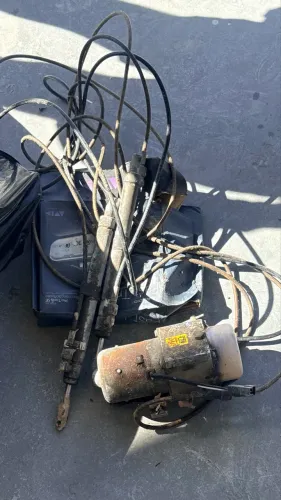 Pistão e motor hidráulico de capota para escorte conversível 