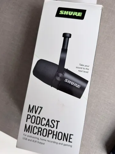 Microfone Shure MV7 Podcast