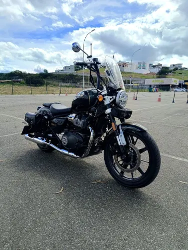 Moto Super Meteor 650 Royal Enfield 