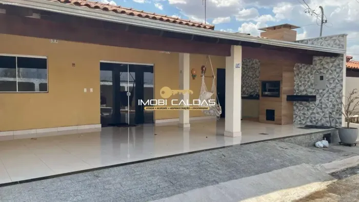 Casa a Venda Maravilhosa em condomínio fechado em Caldas Novas