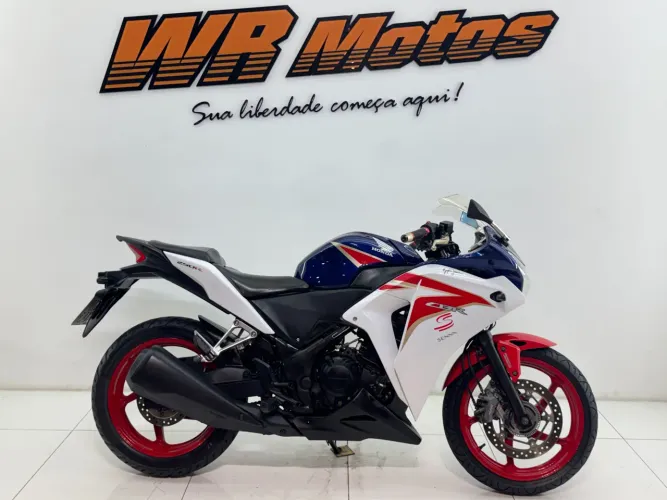 HONDA CBR 250R