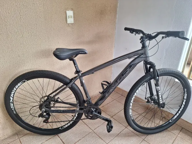 Bicicleta aro 29 com marcha