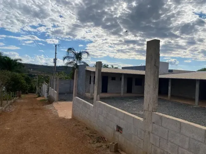 O SEU REFÚGIO PARTICULAR PROXIMO A BEIRA-LAGO ESPERA POR VOCÊ