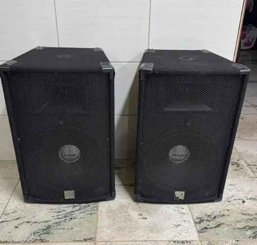 Caixa de som de 15 polegadas