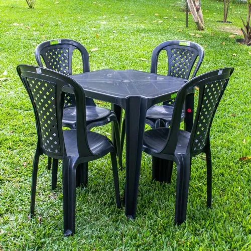 Mesa e cadeira