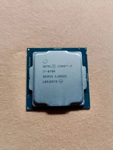 Processador core I7 8700.