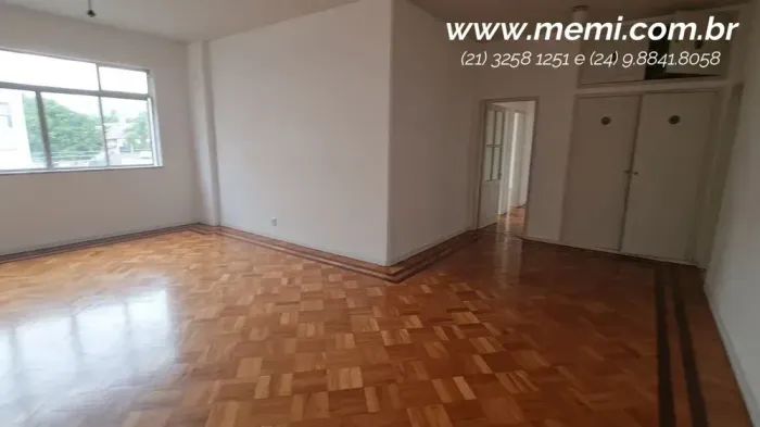 Apartamento Centro Valença, elevador privativo, 1 vaga, 3 quartos, Dep. completa