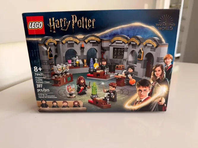 LEGO Harry Potter #76431 O Castelo de Hogwarts: Aula de Poções 397pçs  