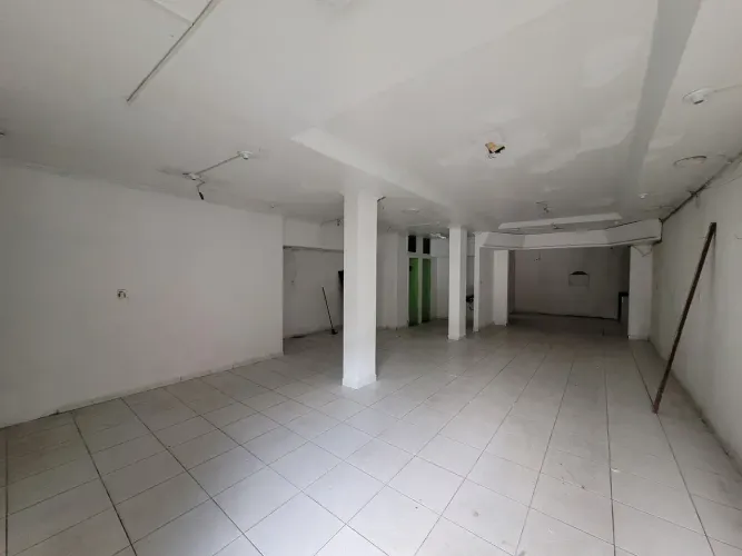 Alugo Ponto Comercial Térreo na Magalhães Barata em São Brás