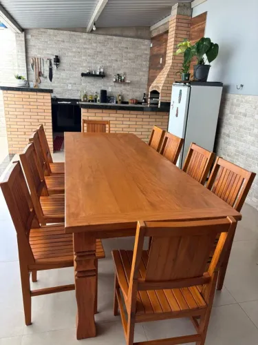 Conjunto de mesa e 10 cadeiras peroba do norte