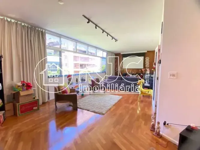Amplos 180 m², 3 Quartos (1 Suíte) e 1 Vaga  Rua José Higino (Parte Alta), em frente ao Co