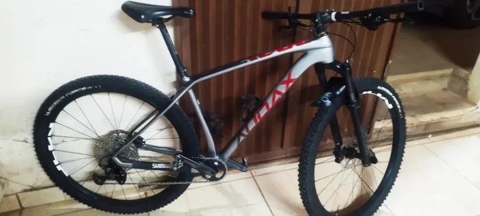 bicicleta em carbono tamanho 19