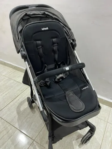 Carrinho de bebê Infanti Legend Compacto
