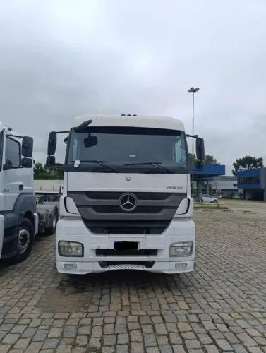Vende-se Caminhão MERCEDES AXOR 2544