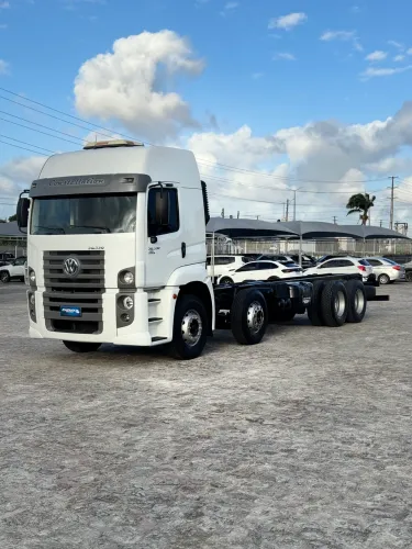 VW 30.330 BI TRUCK 8X2 AUTOMÁTICO