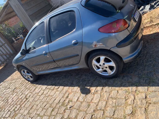 Peugeot 206 Presence 1.4/ 1.4 Flex 8V 3P 2004