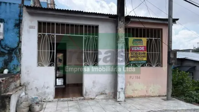 Casa de rua : / Residencial / Flores